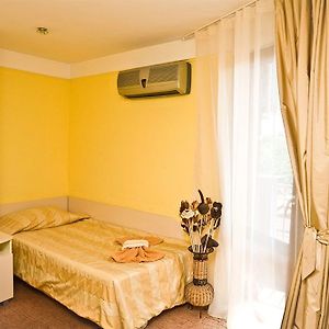 Apart & Rooms Fotinov